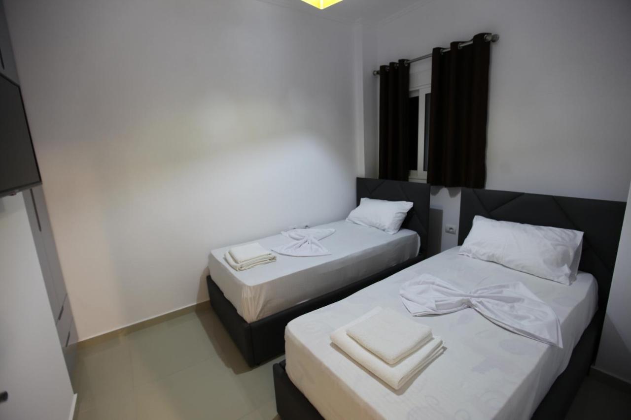 Deda Apartments Саранда Екстер'єр фото