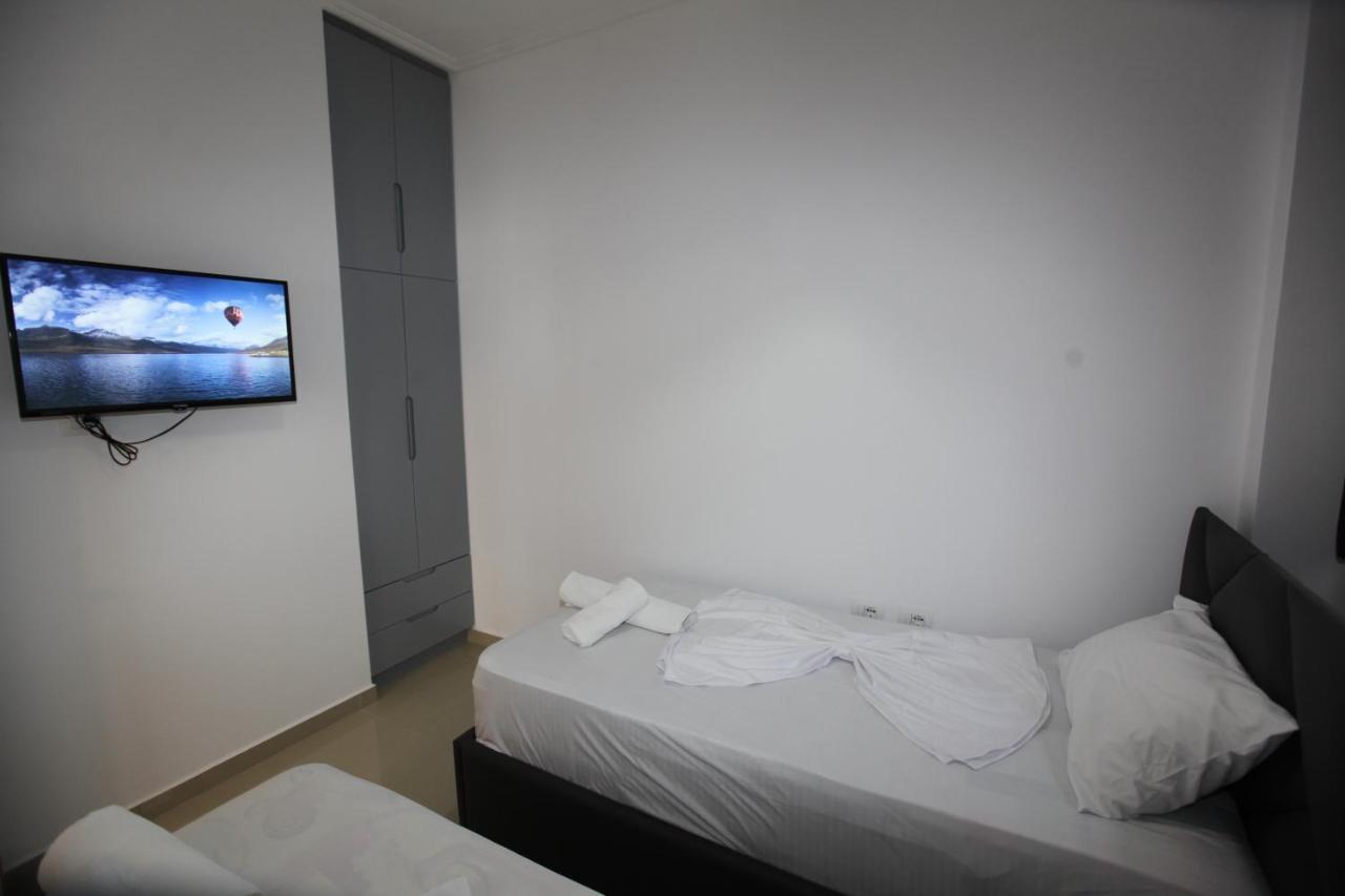 Deda Apartments Саранда Екстер'єр фото
