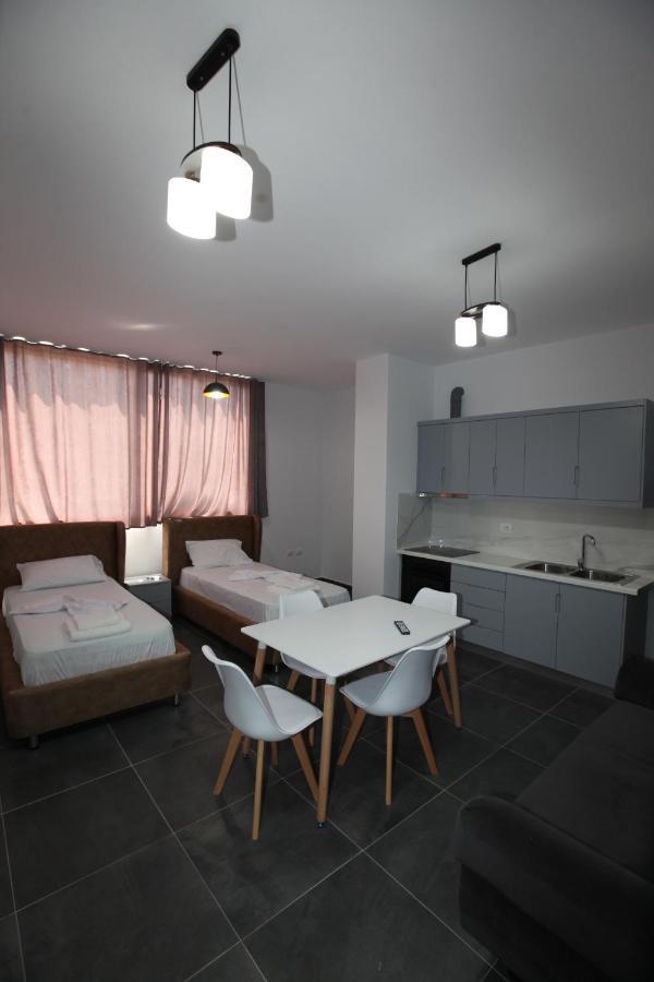 Deda Apartments Саранда Екстер'єр фото